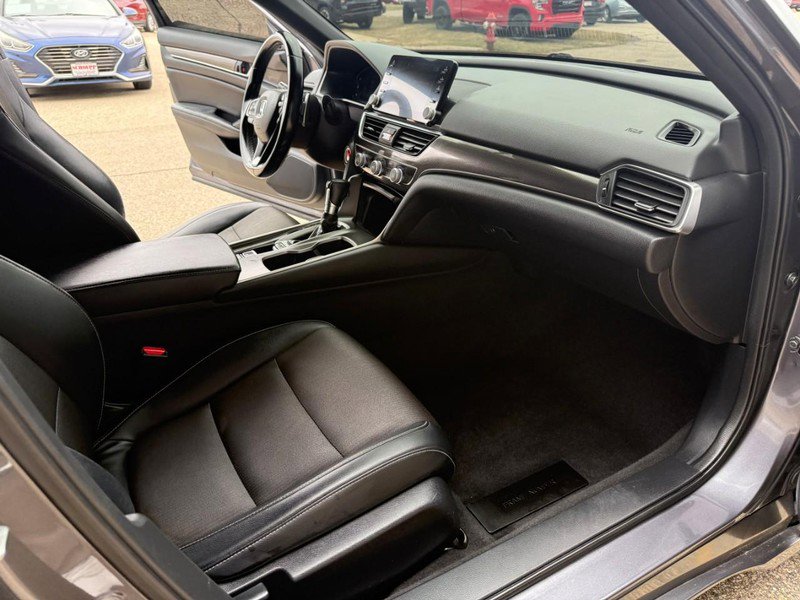 Used 2018 Honda Accord Sport image 24