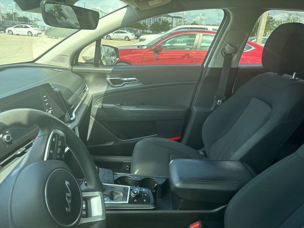 Certified 2023 Kia Sportage LX FWD image 9