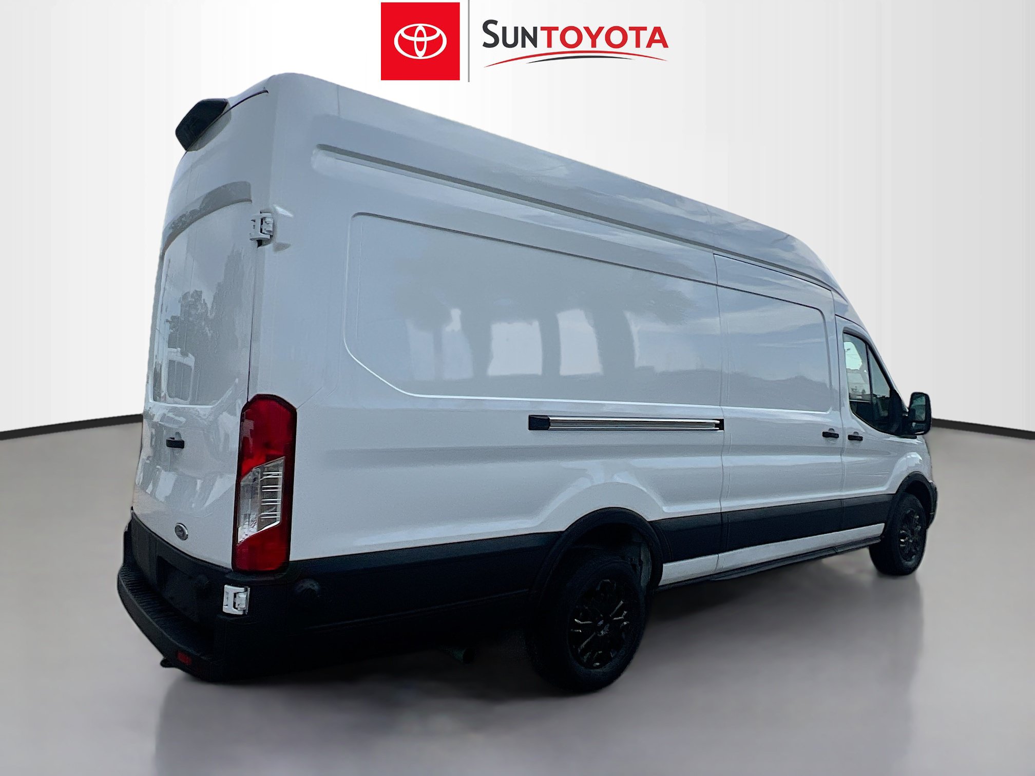 Used 2024 Ford Transit 250 148 High Roof Extended w/ Load Area Protection Package RWD image 4