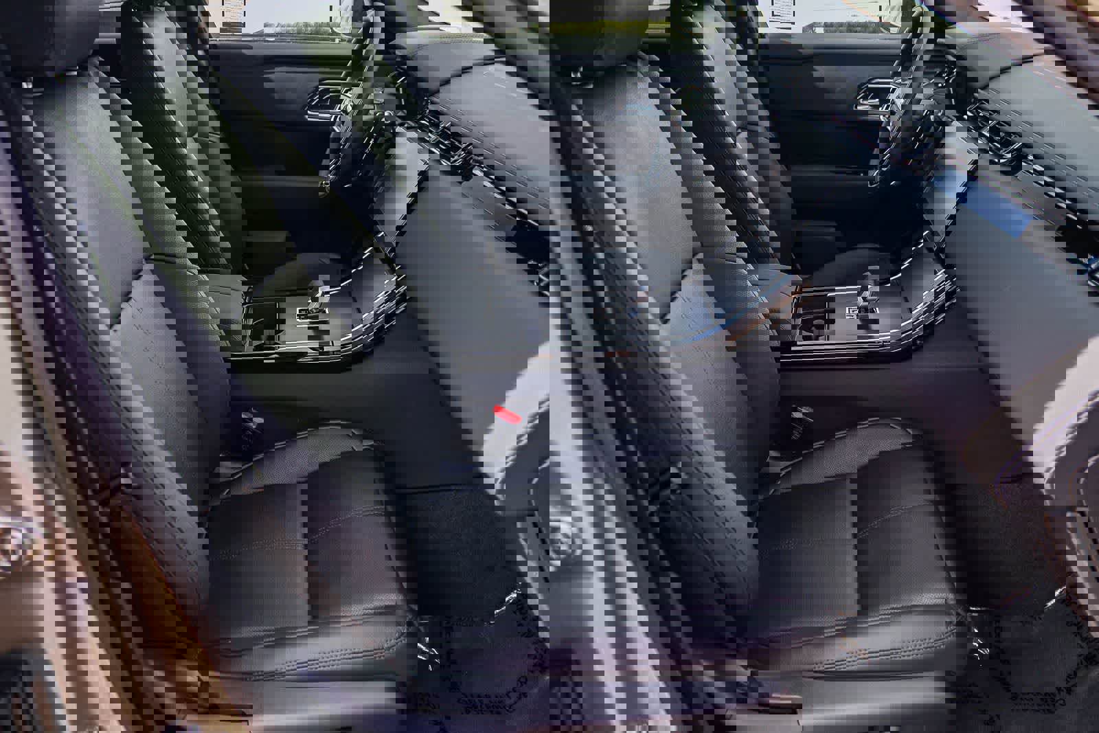 New 2026 Land Rover Range Rover Velar Dynamic SE image 17