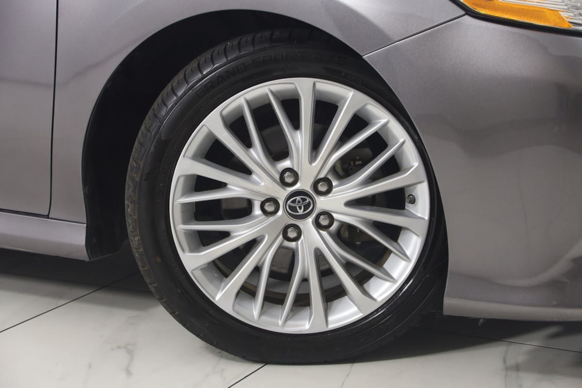 Used 2019 Toyota Camry XLE FWD image 15
