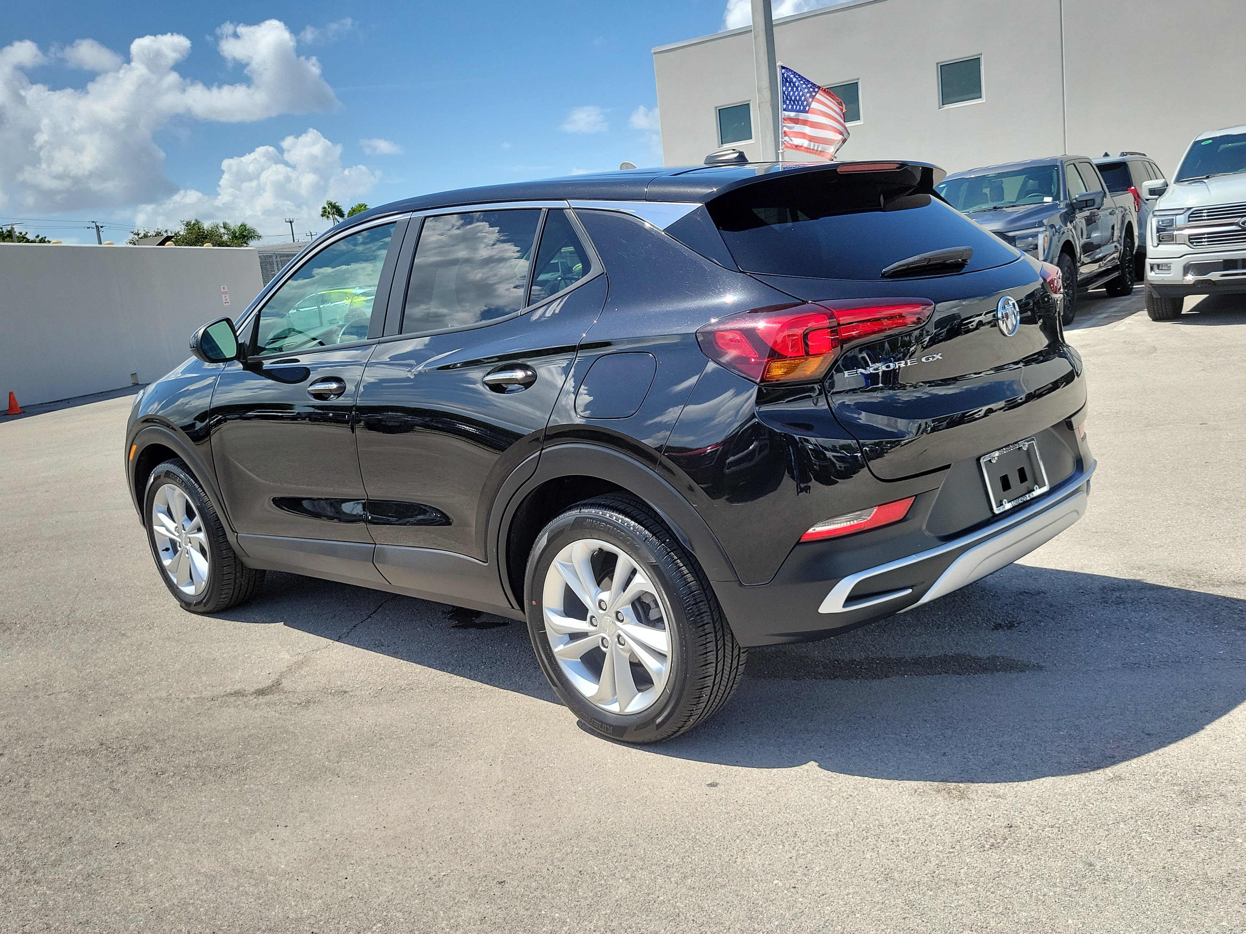 Used 2023 Buick Encore GX Preferred FWD image 7