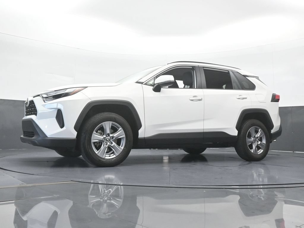 Used 2024 Toyota RAV4 XLE AWD/4WD image 52