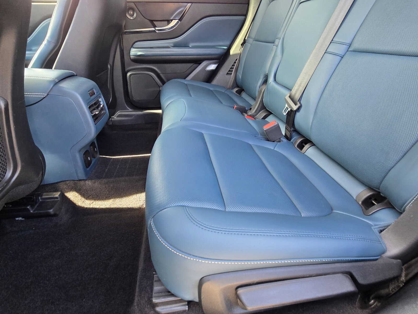 Used 2021 Lincoln Corsair Reserve w/ Equipment Group 201A image 12