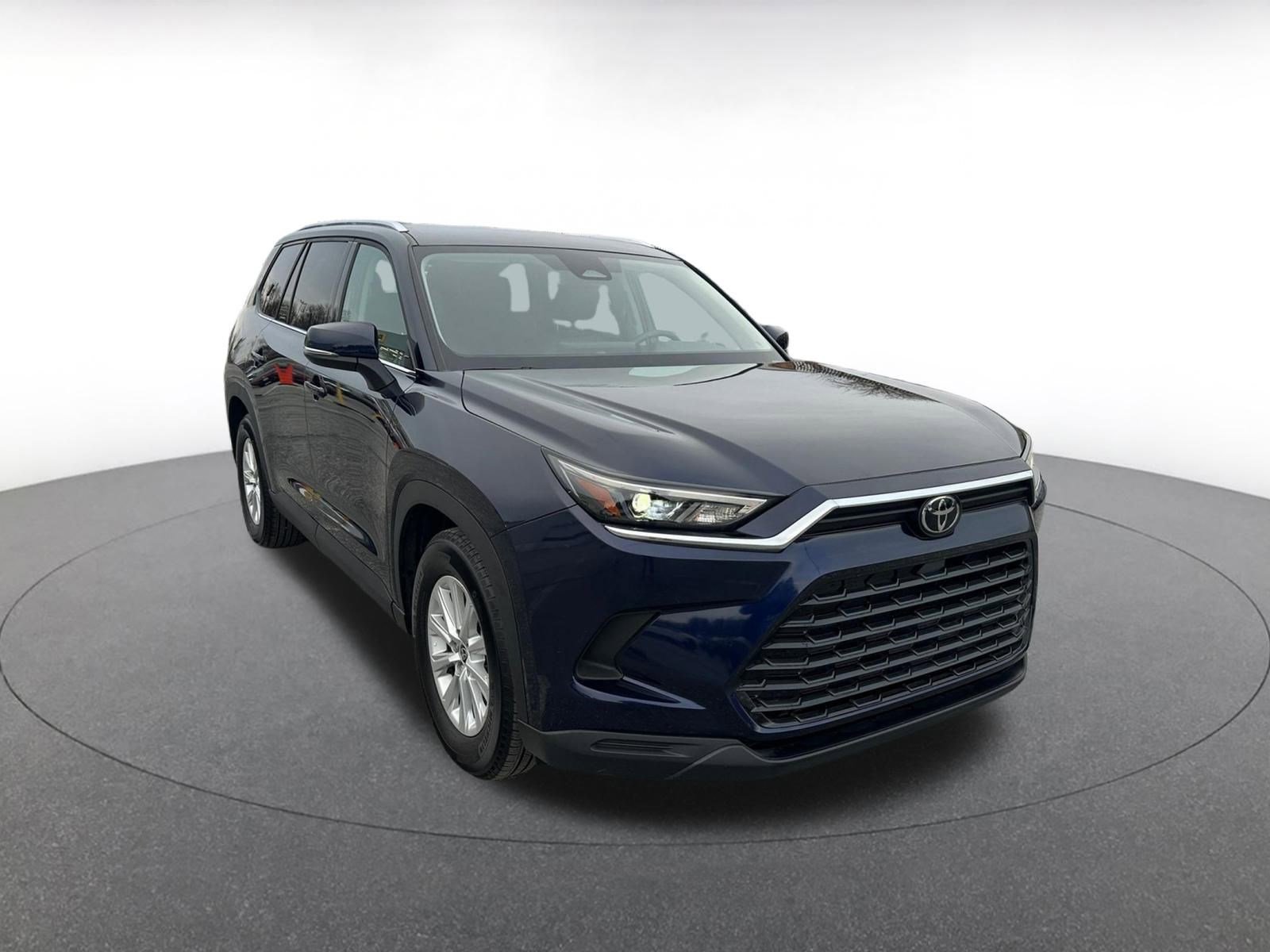 Used 2025 Toyota Grand Highlander XLE image 1