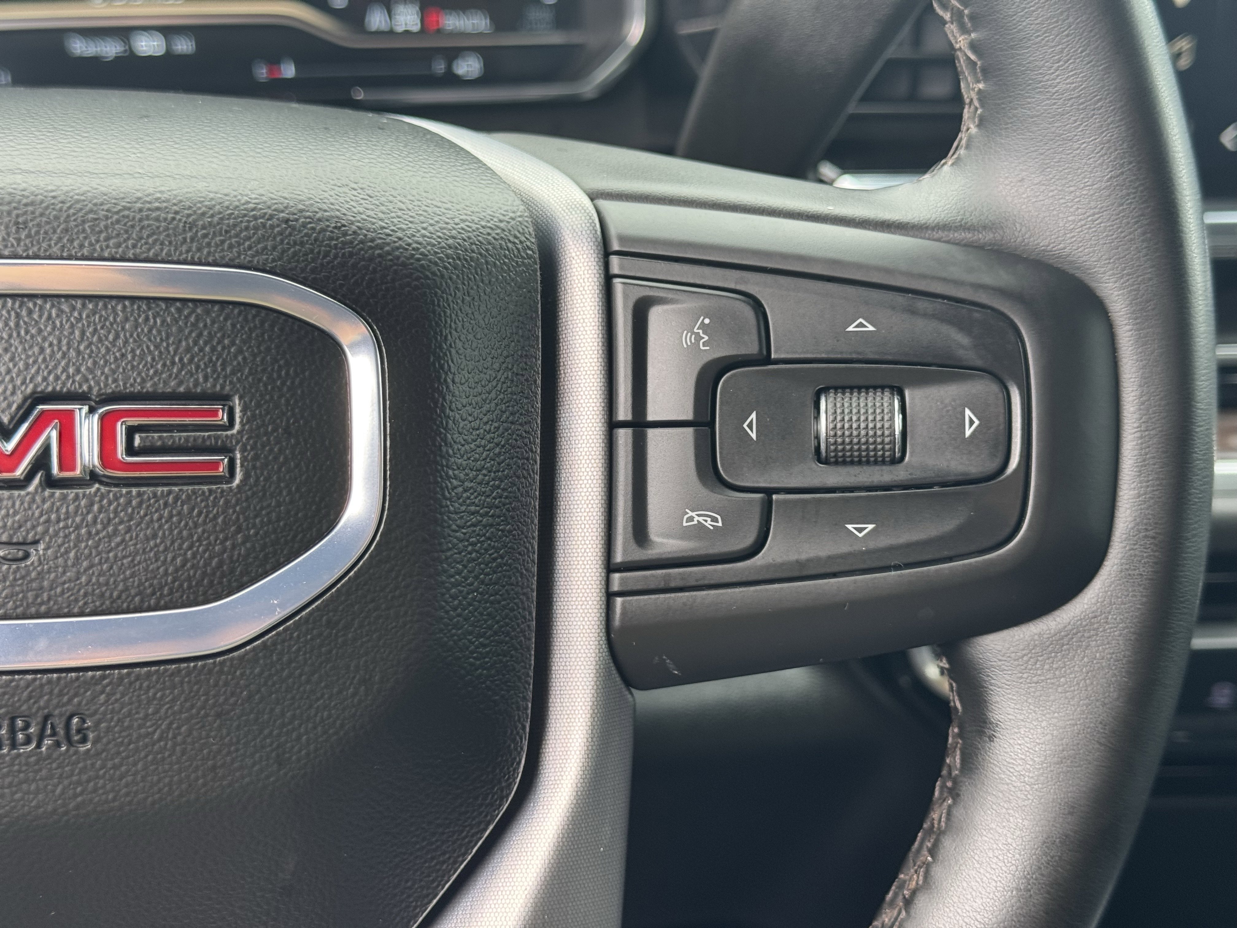 Used 2025 GMC Sierra 1500 SLT AWD/4WD image 34