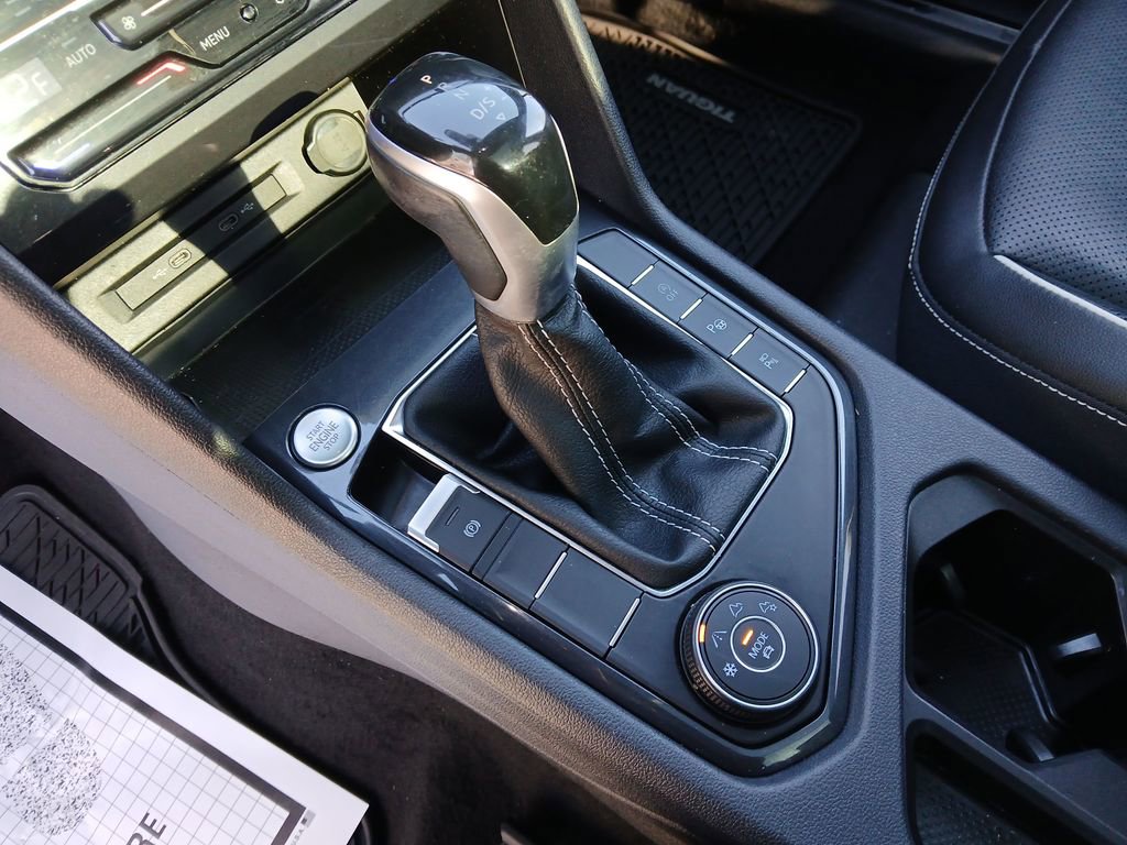 Used 2022 Volkswagen Tiguan SEL R-Line image 25