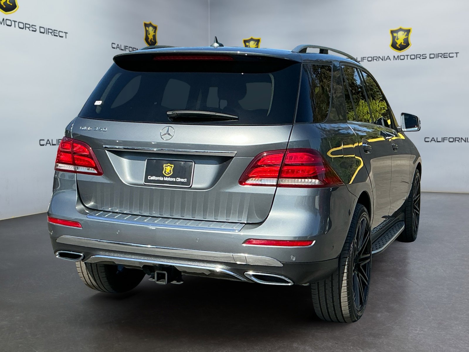 Used 2018 Mercedes-Benz GLE 350 w/ Premium 1 Package image 3