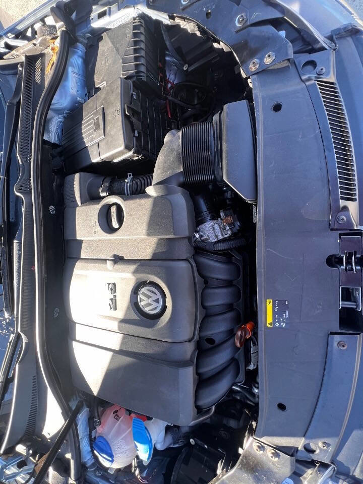 Used 2010 Volkswagen Golf 4-Door image 19