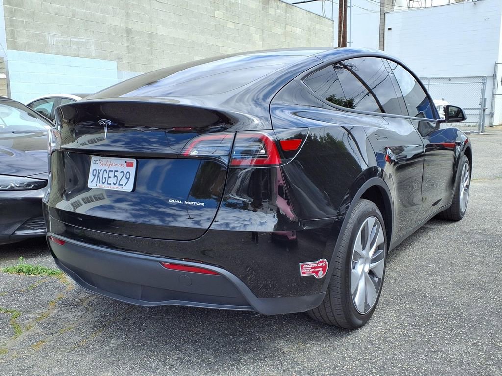 Used 2023 Tesla Model Y Long Range AWD/4WD image 9