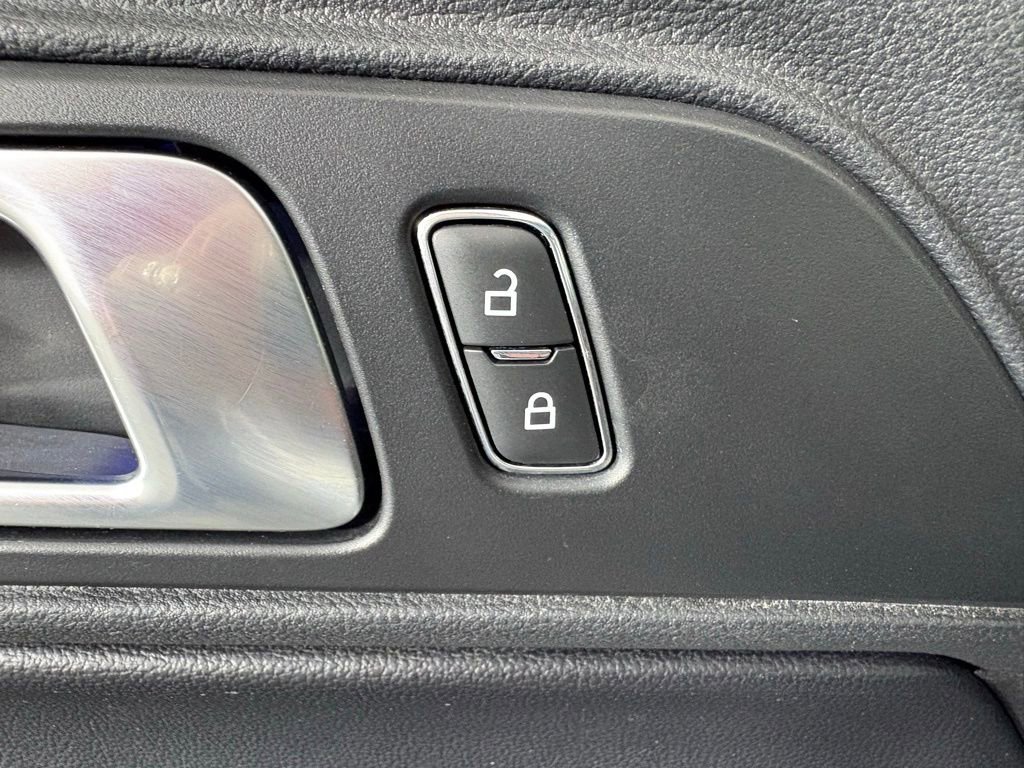 Used 2022 Ford Mustang Premium image 13