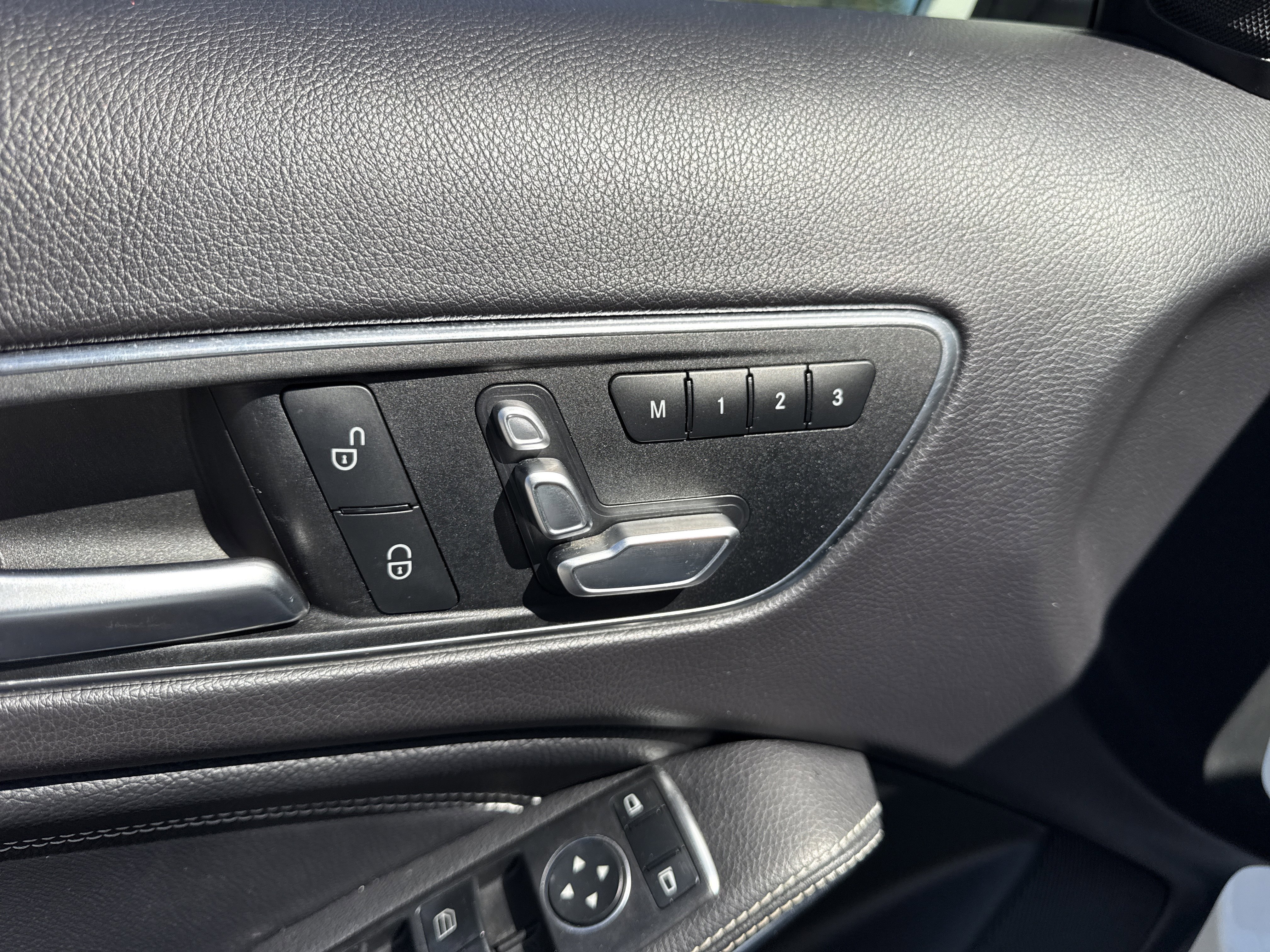 Used 2019 Mercedes-Benz GLA 250 4MATIC image 34