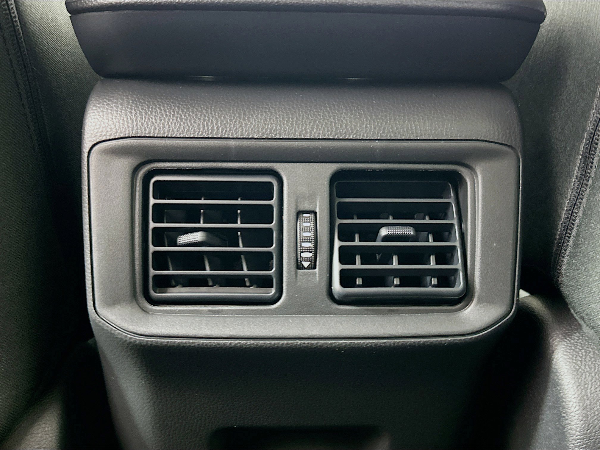 Used 2025 Toyota RAV4 XLE w/ Convenience Package image 27