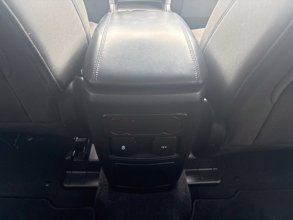 Used 2023 Ford Explorer XLT AWD/4WD image 27