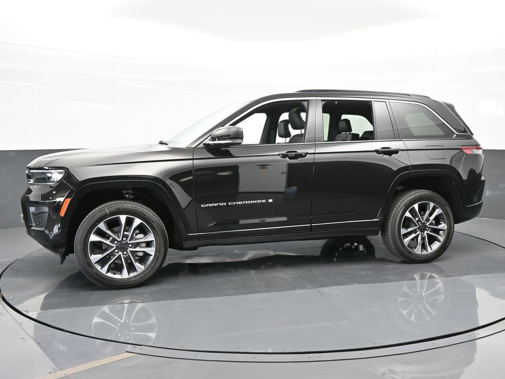 Used 2024 Jeep Grand Cherokee Overland w/ Luxury Tech Group IV image 2