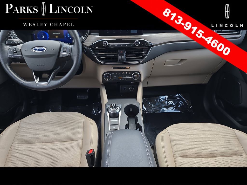 Used 2020 Ford Escape Titanium FWD image 11