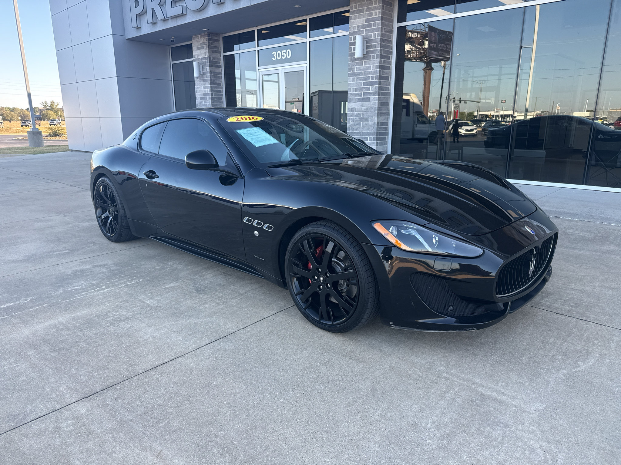 Used 2016 Maserati GranTurismo Sport RWD image 1