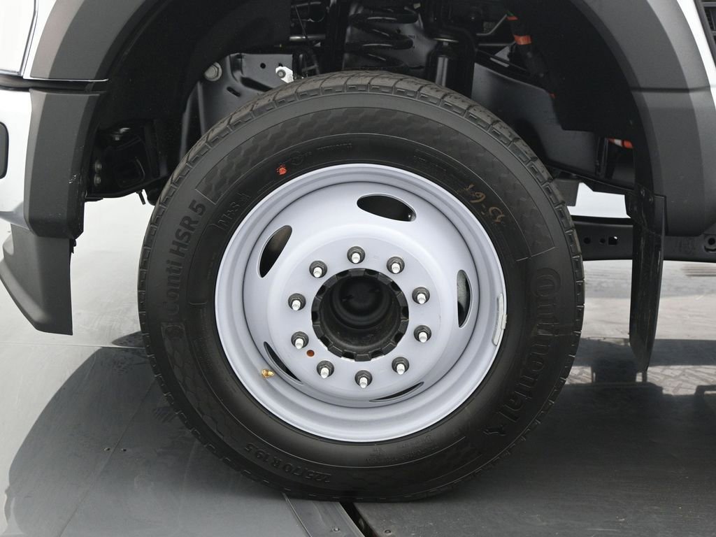 New 2026 Ford F450 XL w/ XL Chrome Package RWD image 21