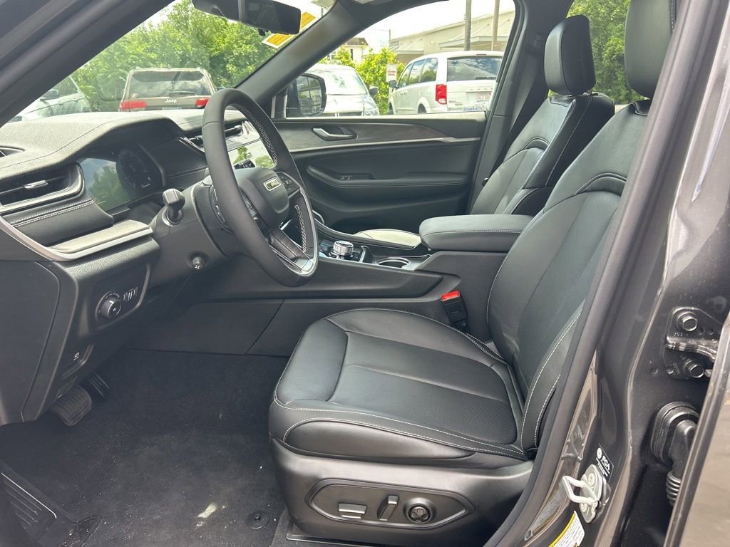 New 2026 Jeep Grand Cherokee Limited AWD/4WD image 14
