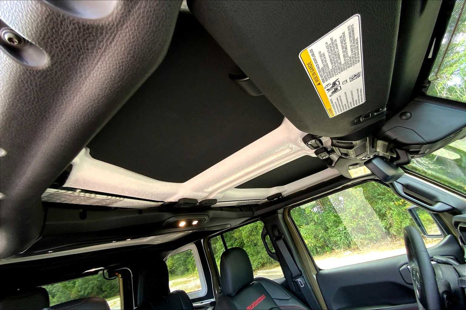 Used 2025 Jeep Wrangler Unlimited Rubicon image 13