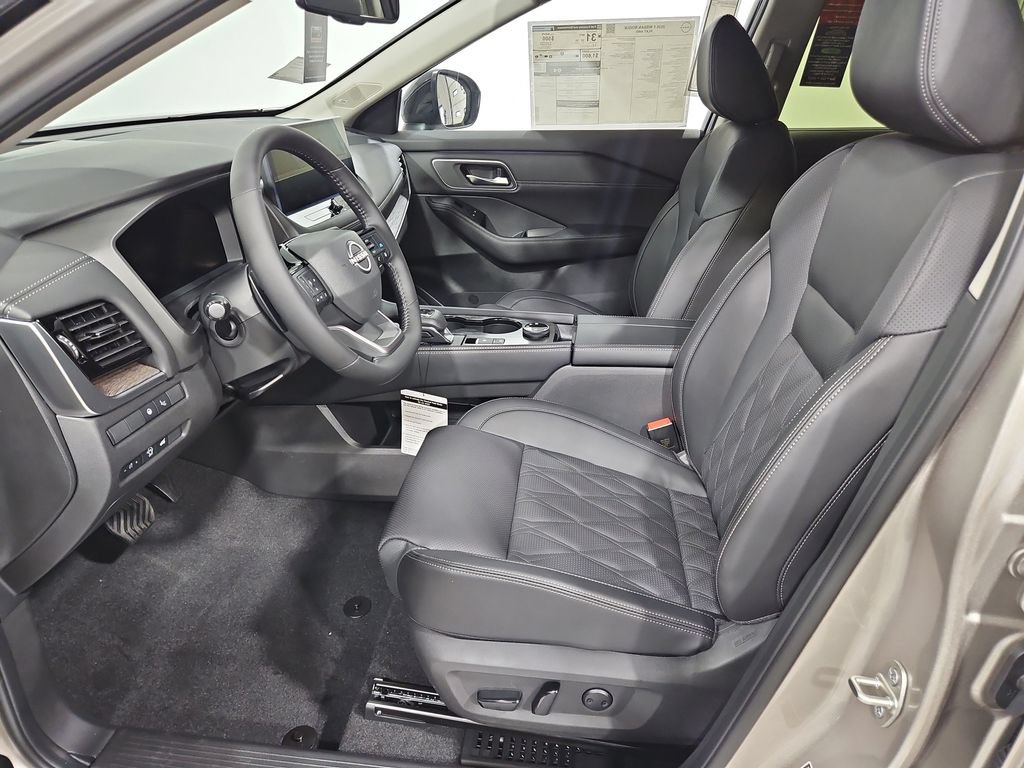 New 2026 Nissan Rogue Platinum AWD/4WD image 10