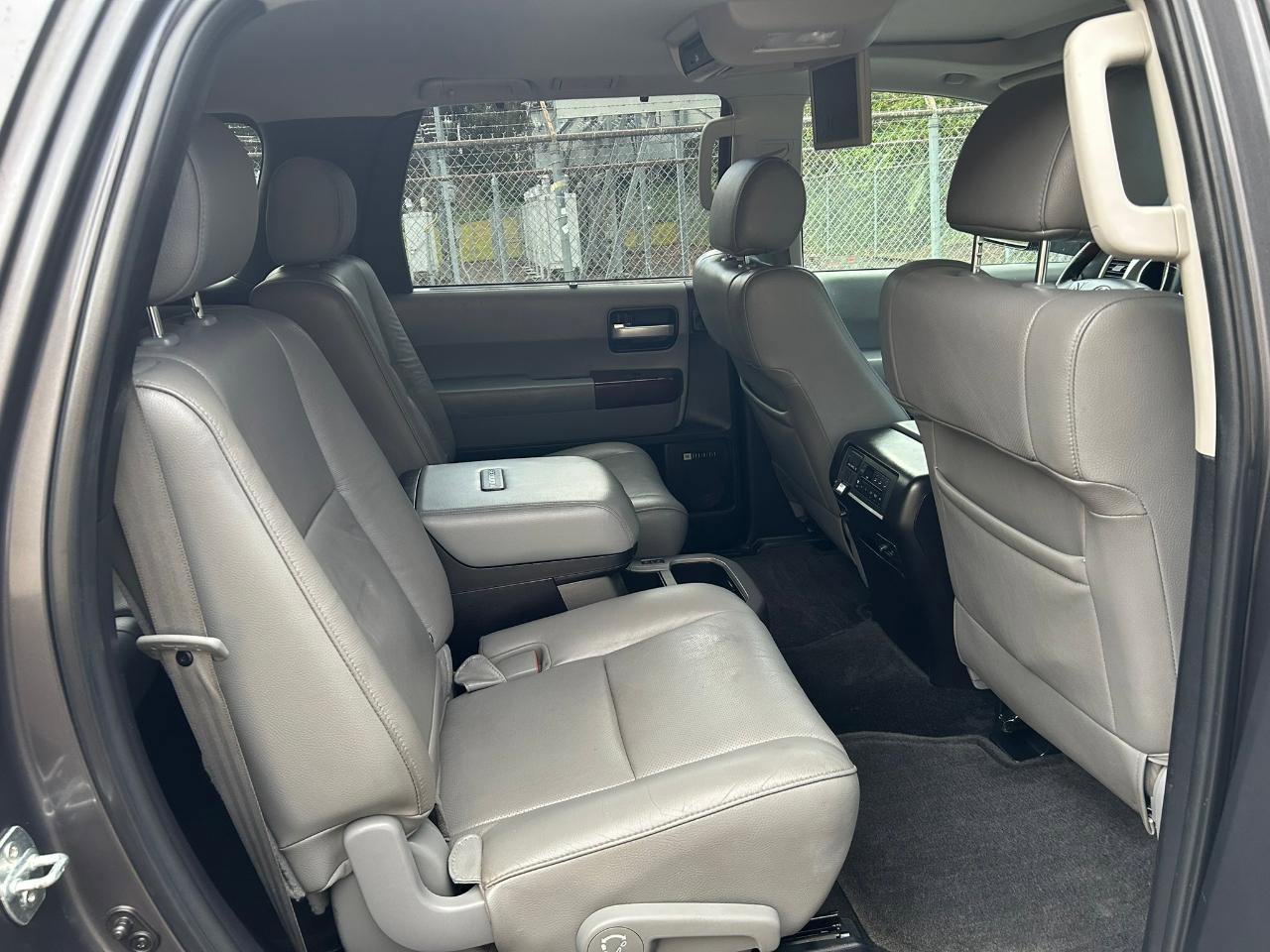 Used 2015 Toyota Sequoia Platinum AWD/4WD image 17