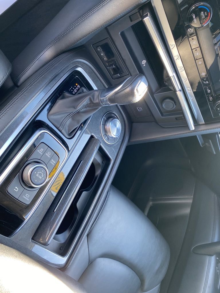 Used 2023 Nissan Armada SV image 22