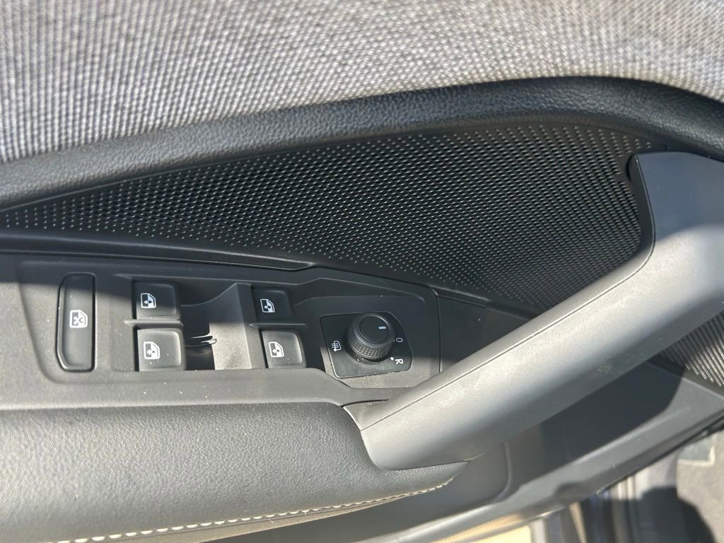 Certified 2025 Volkswagen Tiguan S image 50