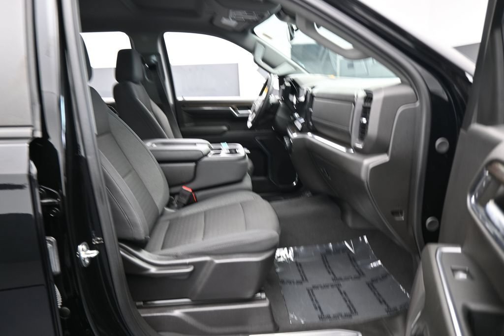 Used 2024 Chevrolet Silverado 1500 LT RWD image 38