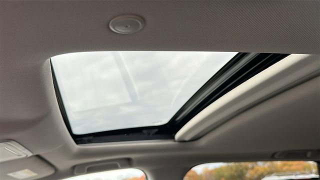 Used 2025 Honda CR-V EX-L image 11