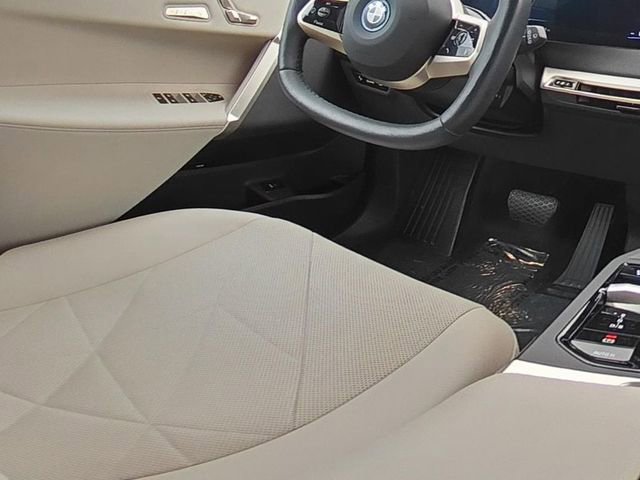 Used 2023 BMW iX xDrive50 AWD/4WD image 23