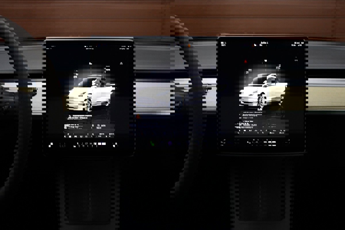 Used 2023 Tesla Model 3 Standard Range image 21