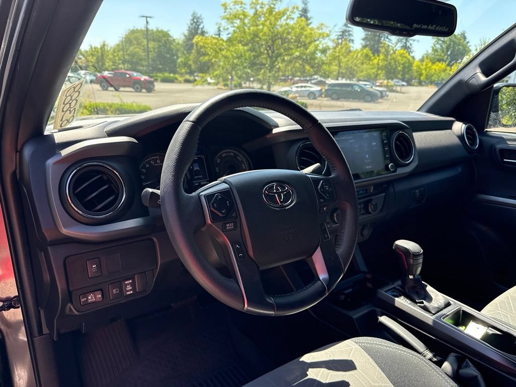 Used 2022 Toyota Tacoma TRD Off-Road AWD/4WD image 13