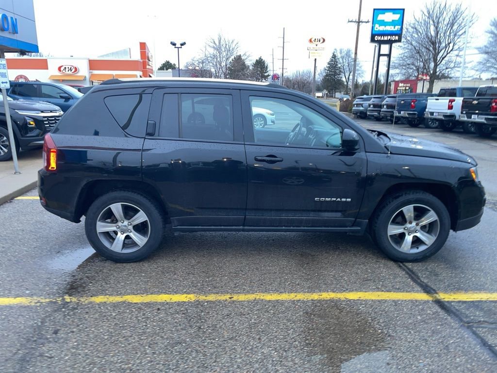 Used 2016 Jeep Compass High Altitude image 2