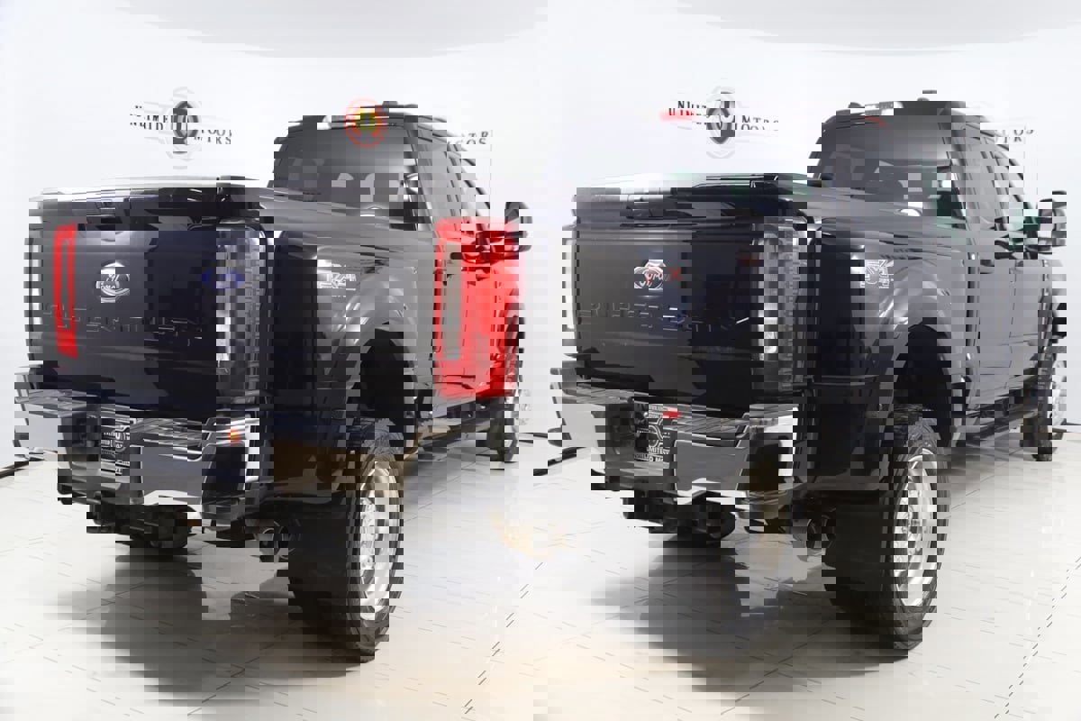 Used 2023 Ford F450 XLT w/ FX4 Off-Road Package image 3