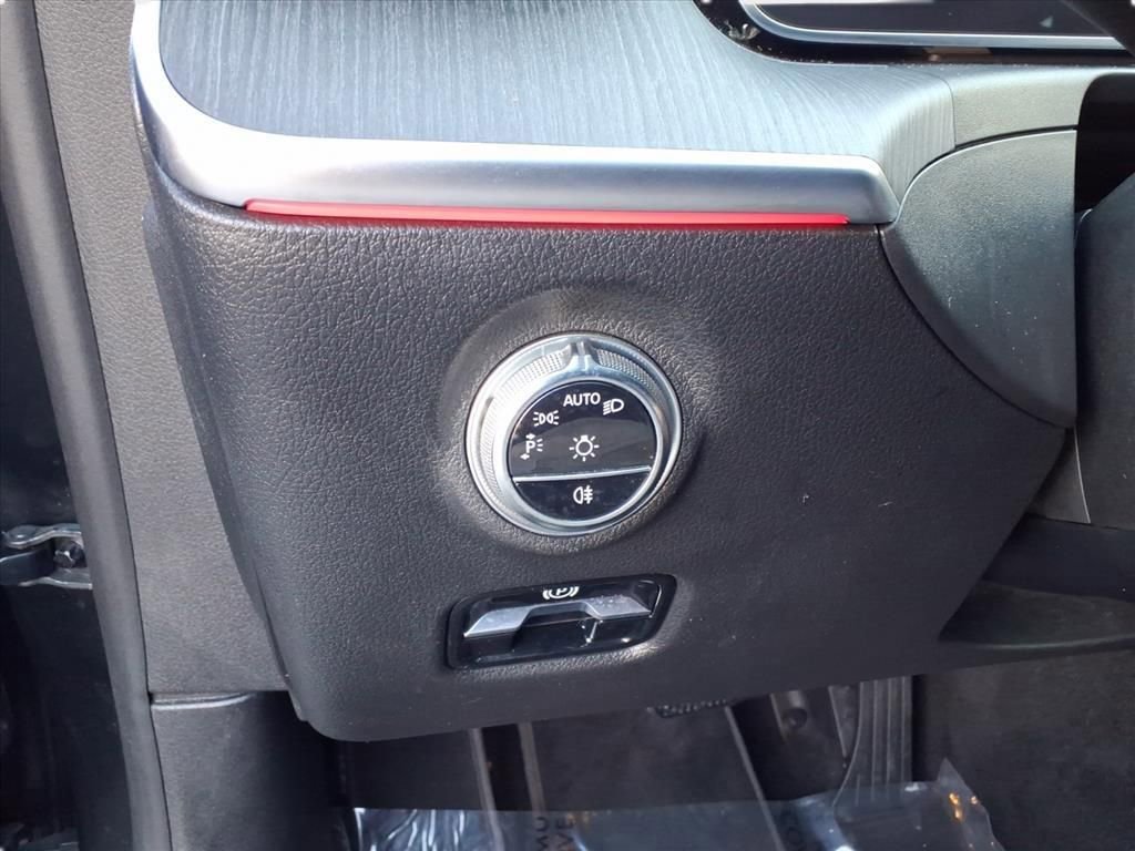 Used 2022 Mercedes-Benz C 300 4MATIC Sedan w/ Exclusive Trim Package image 24