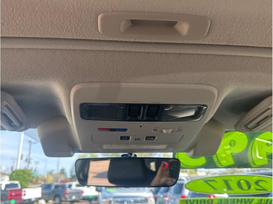 Used 2017 Subaru Crosstrek 2.0i Limited image 19