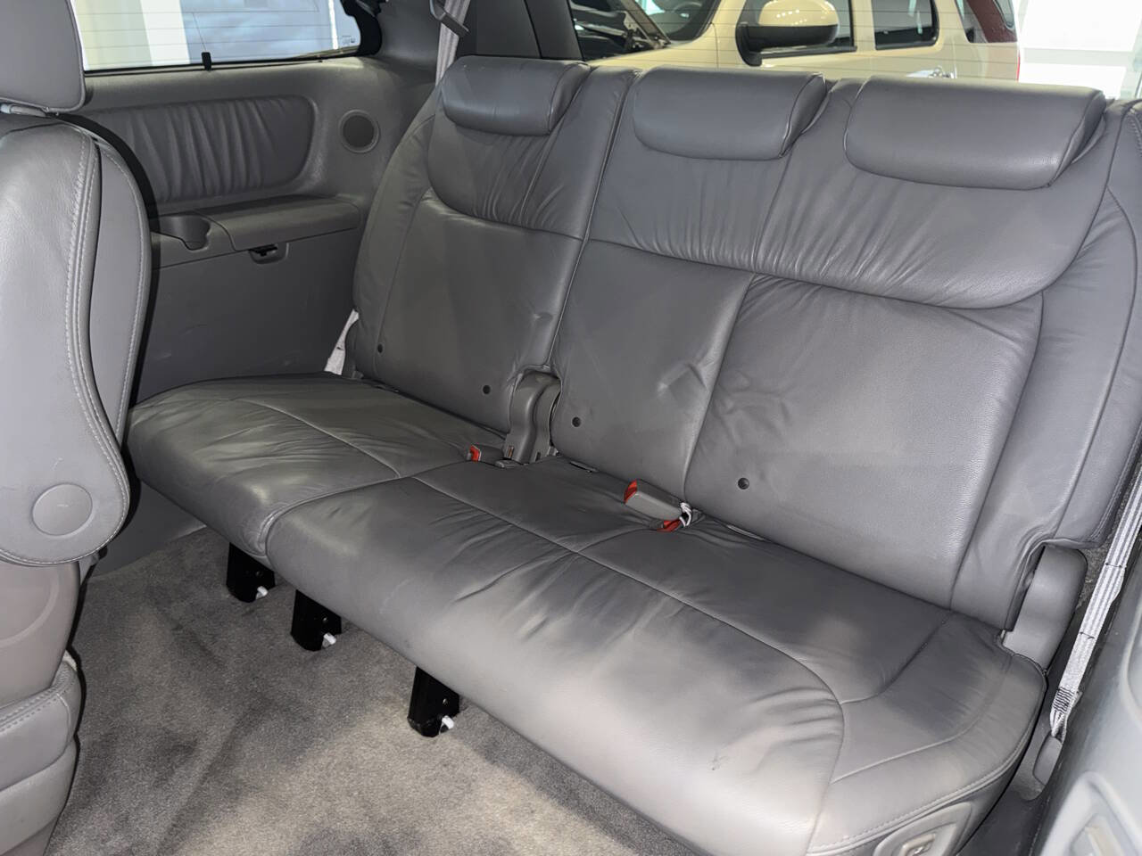 Used 2009 Toyota Sienna XLE Limited image 37