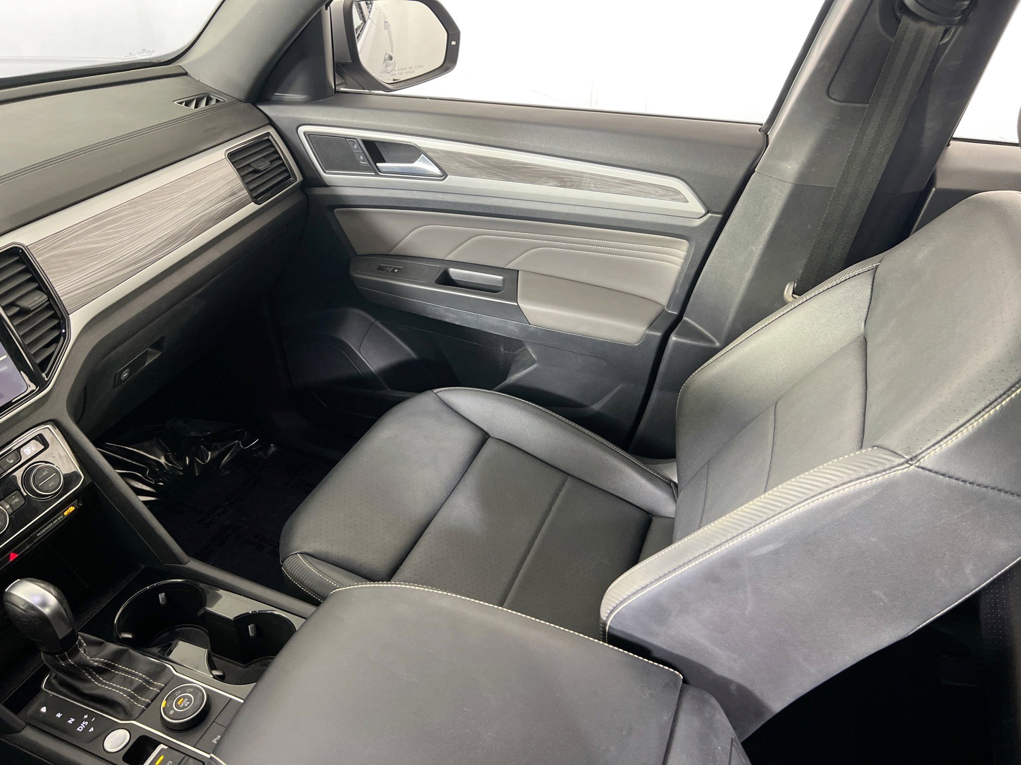 Used 2022 Volkswagen Atlas Cross Sport SE image 22