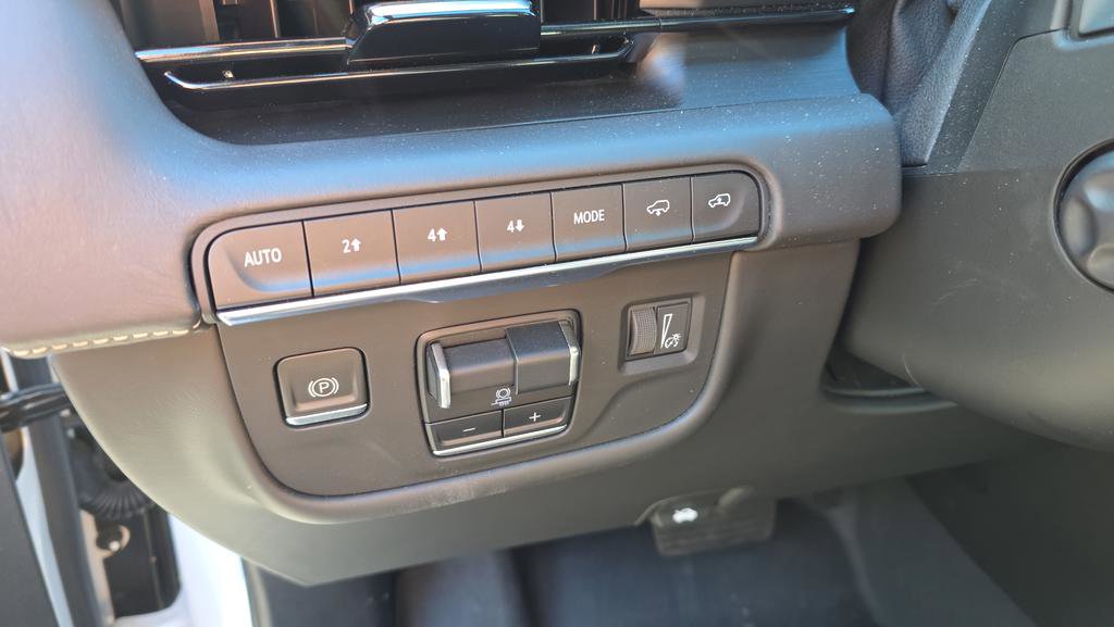 Certified 2022 Cadillac Escalade Sport Platinum w/ LPO, ONYX Package image 11