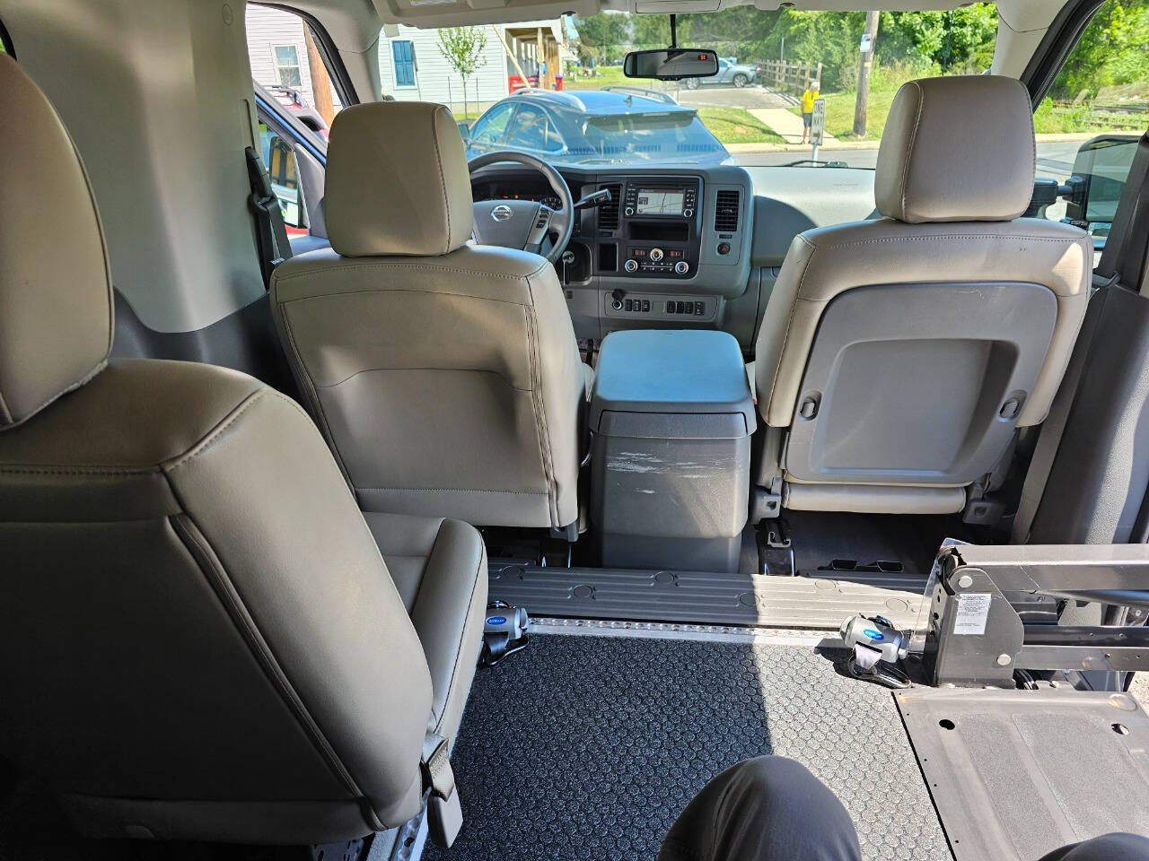 Used 2021 Nissan NV 3500 SL RWD image 10