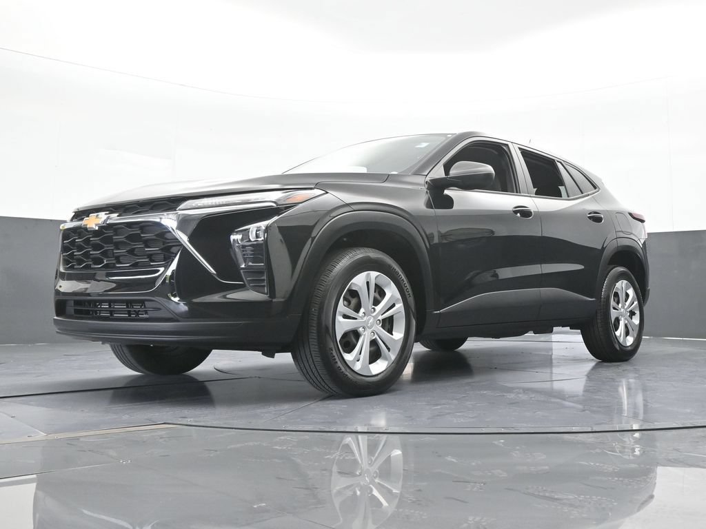 Used 2024 Chevrolet Trax LS FWD image 47