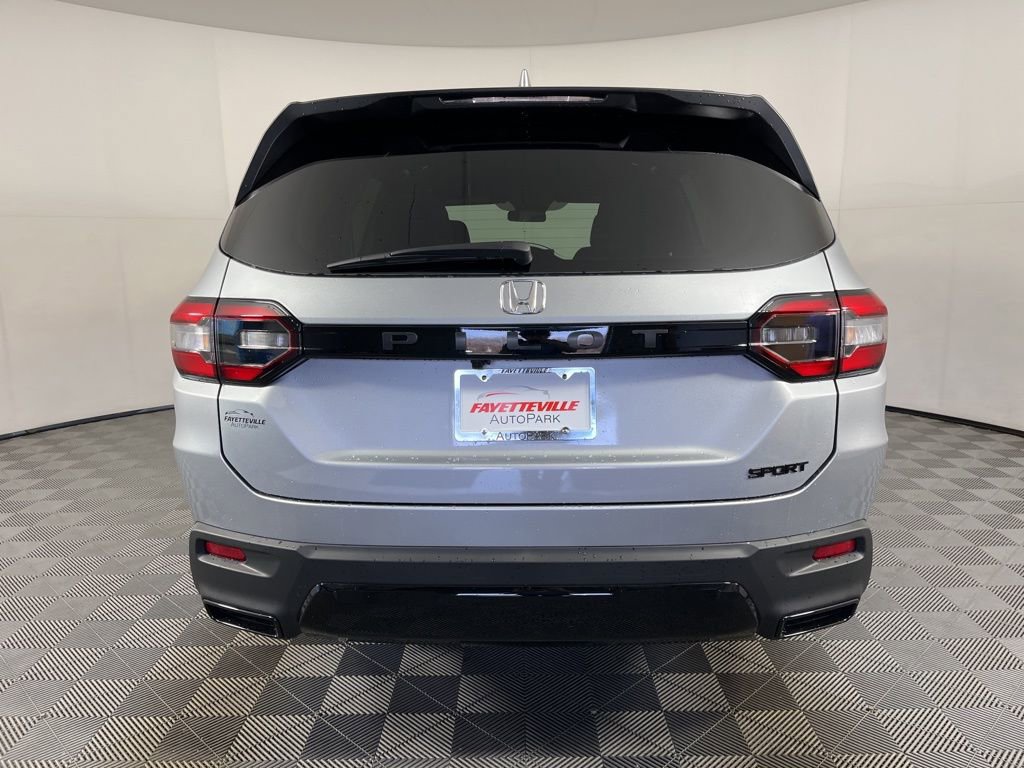 New 2026 Honda Pilot Sport image 4