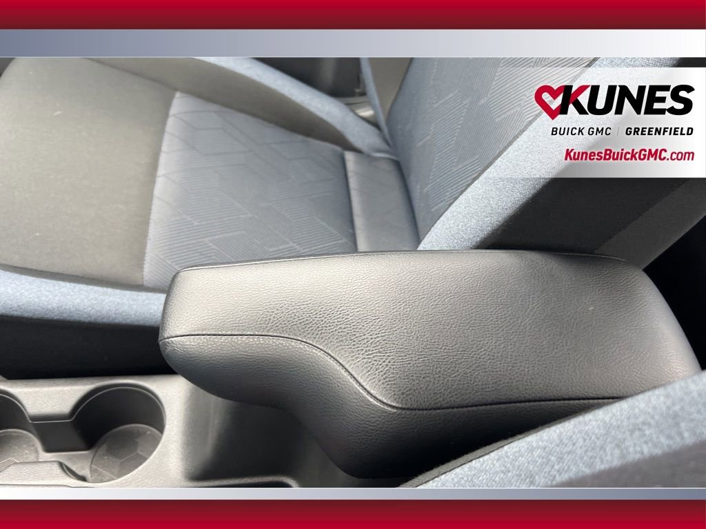 Used 2025 Nissan Versa SV image 32