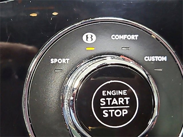 Used 2022 Bentley Bentayga image 45