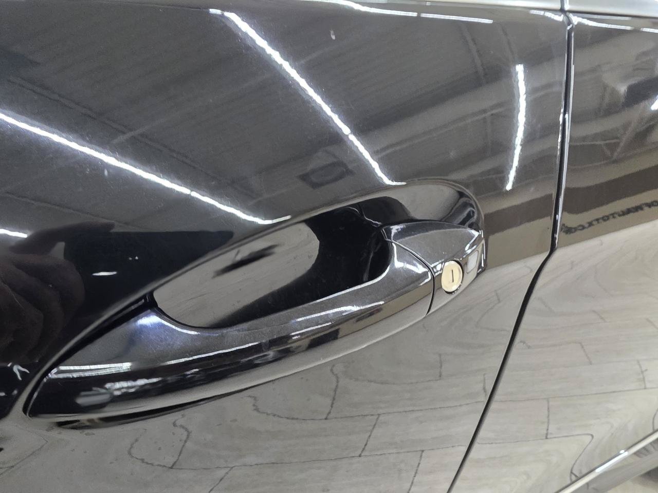 Used 2010 Mercedes-Benz E 350 Sedan image 12
