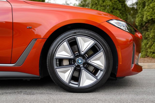 Used 2023 BMW i4 eDrive40 w/ Premium Package RWD image 11