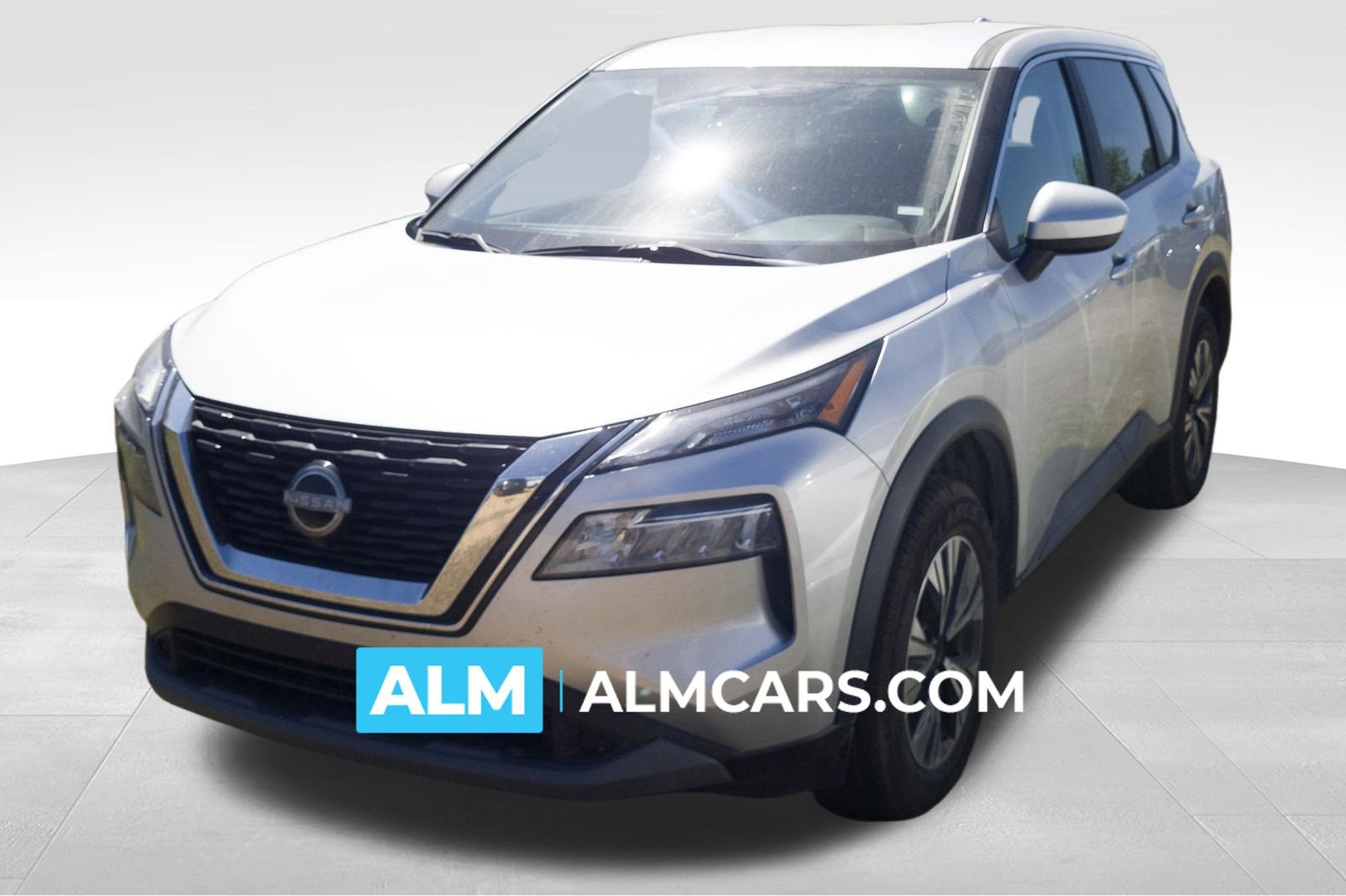 Used 2023 Nissan Rogue SV image 1