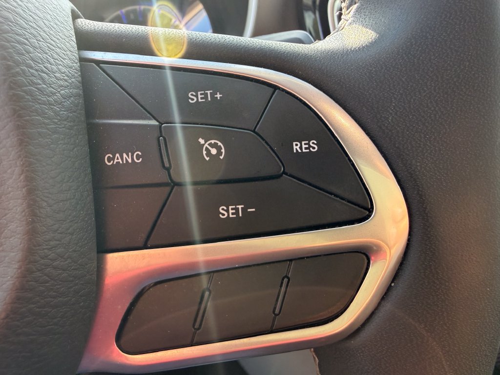Used 2023 Chrysler Voyager LX FWD image 17