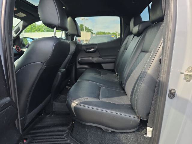 Used 2019 Toyota Tacoma TRD Sport AWD/4WD image 17